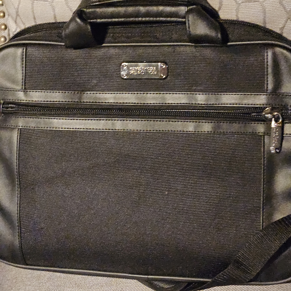 Kenneth Cole Reaction Laptop Messenger Bag-Style #537680
